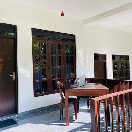 Dream Villa Сігірія Екстер'єр фото